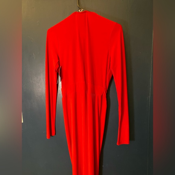 Red Dress - Picture 7 of 8